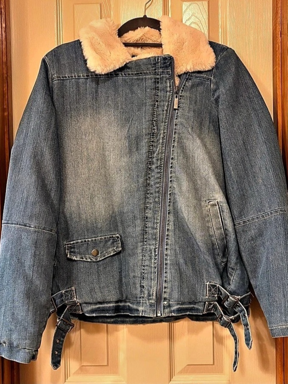 Fashion Nova Sherpa Lined Denim Jacket Size Small Like New